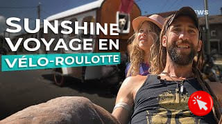Il vit avec sa fille en vélo-roulotte