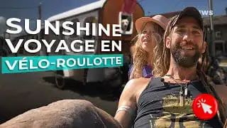 Il vit avec sa fille en vélo-roulotte